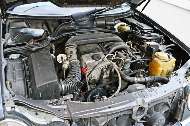 Mercedes E 220 1995, 65,000 km - 2.2 l - Şəki