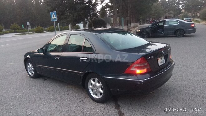 Mercedes C 200 2001, 245,000 km - 2.0 l - Sumqayıt
