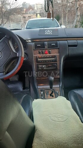 Mercedes E 220 1999, 372,000 km - 2.2 л - Bakı