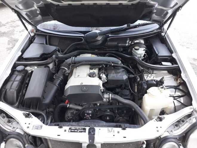 Mercedes E 200 1998, 256,312 km - 2.0 l - Bərdə