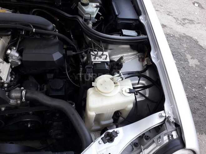 Mercedes E 200 1998, 236,589 km - 2.0 l - Bərdə