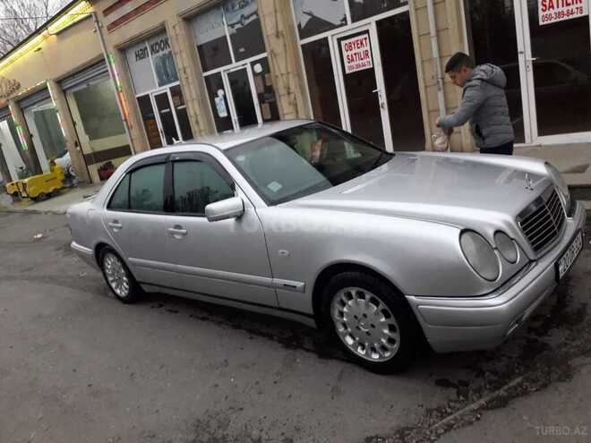 Mercedes E 200 1998, 236,589 km - 2.0 l - Bərdə