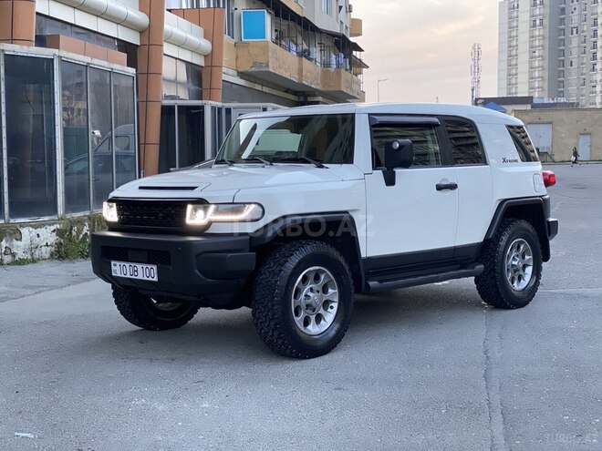 Toyota FJ Cruiser 2011, 105,000 km - 3.4 л - Bakı