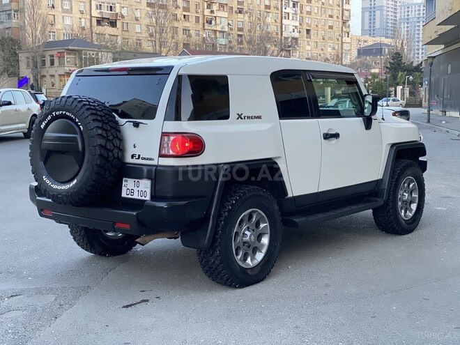 Toyota FJ Cruiser 2011, 105,000 km - 3.4 л - Bakı
