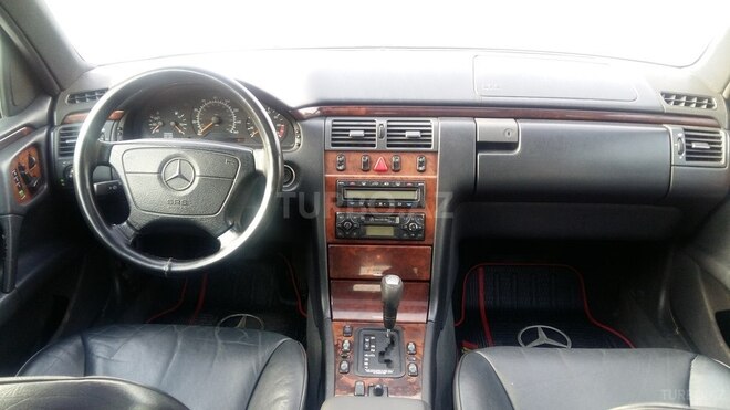 Mercedes E 320 1998, 270,000 km - 3.2 l - Sumqayıt