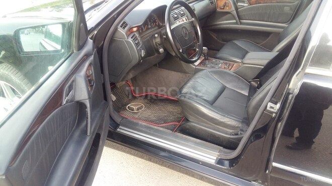 Mercedes E 320 1998, 270,000 km - 3.2 l - Sumqayıt