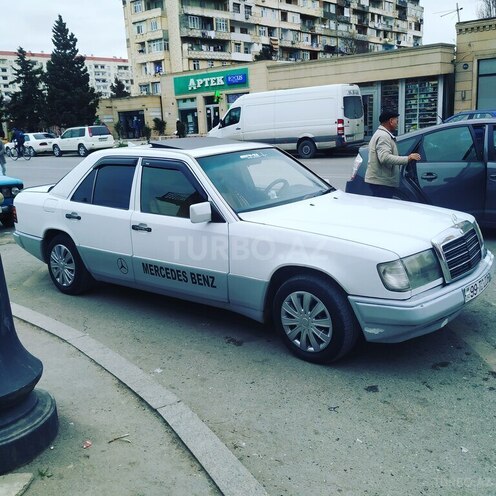 Mercedes E 230 1992, 325,424 km - 2.0 l - Bakı