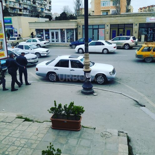 Mercedes E 230 1992, 325,424 km - 2.0 l - Bakı