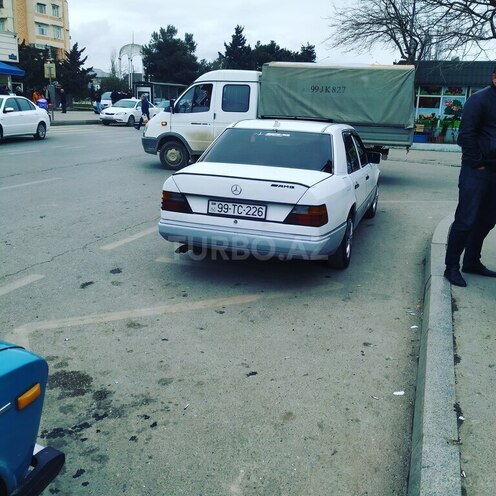 Mercedes E 230 1992, 325,424 km - 2.0 l - Bakı
