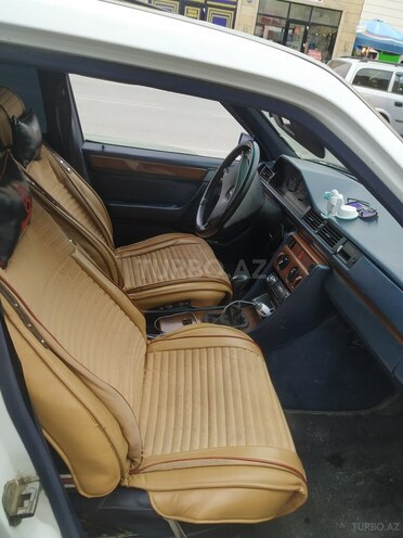 Mercedes E 230 1992, 325,424 km - 2.0 l - Bakı