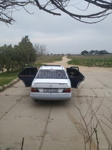 Mercedes E 230 1992, 325,424 km - 2.0 l - Bakı