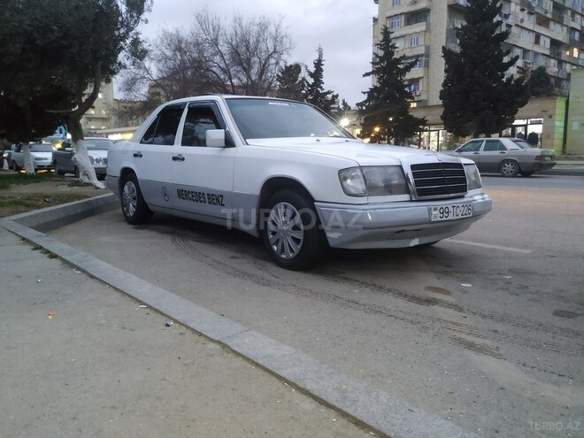 Mercedes E 230 1992, 325,424 km - 2.0 l - Bakı