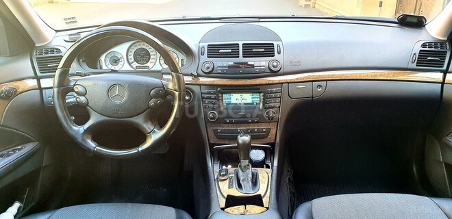 Mercedes E 220 2006, 290,000 km - 2.2 l - Bakı