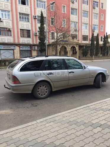 Mercedes C 220 2000, 547,350 km - 2.2 l - Göygöl