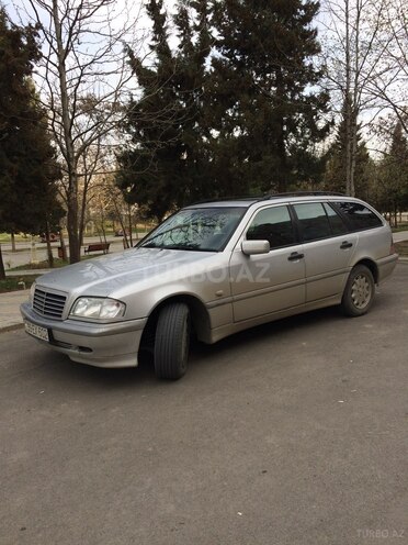 Mercedes C 220 2000, 547,350 km - 2.2 l - Göygöl
