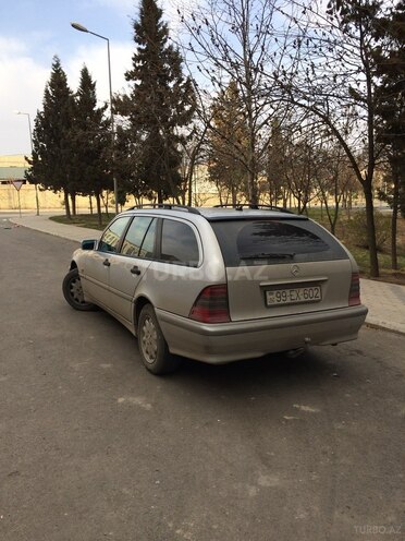 Mercedes C 220 2000, 547,350 km - 2.2 l - Göygöl