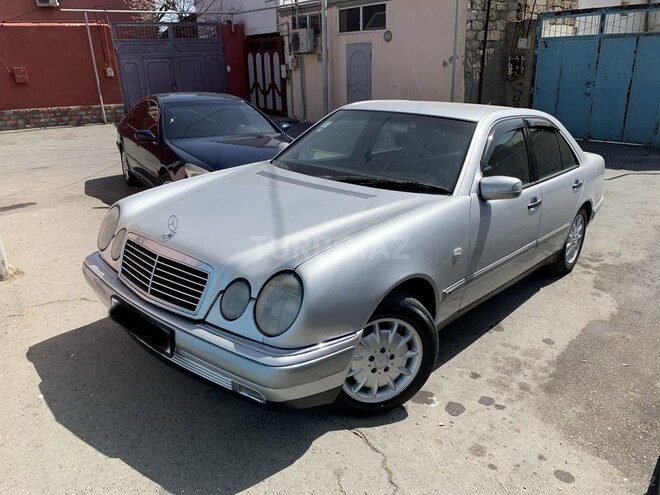 Mercedes E 240 1998, 320,000 km - 2.4 l - Bakı