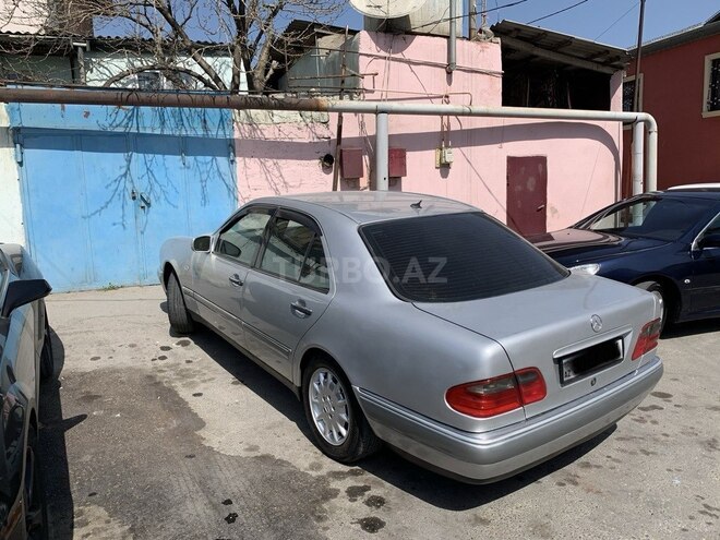 Mercedes E 240 1998, 320,000 km - 2.4 l - Bakı