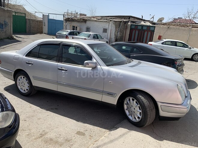 Mercedes E 240 1998, 320,000 km - 2.4 l - Bakı