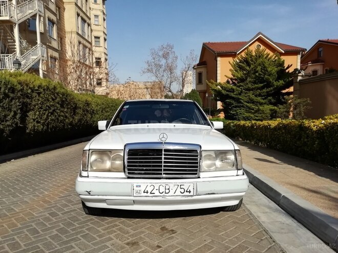 Mercedes E 200 1991, 150,000 km - 2.0 л - Bakı
