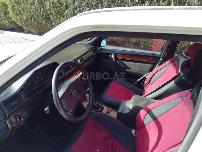 Mercedes E 200 1991, 150,000 km - 2.0 л - Bakı
