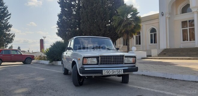 LADA (VAZ) 2107 2002, 250,000 km - 1.6 l - Salyan