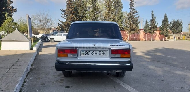LADA (VAZ) 2107 2002, 250,000 km - 1.6 l - Salyan