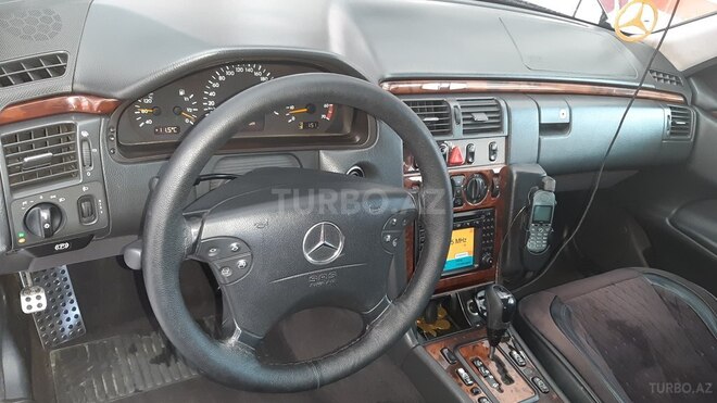 Mercedes E 240 2000, 270,000 km - 2.4 l - Bakı