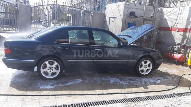 Mercedes E 240 2000, 270,000 km - 2.4 l - Bakı