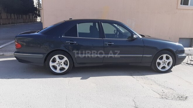Mercedes E 240 2000, 270,000 km - 2.4 l - Bakı