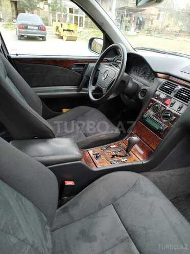 Mercedes E 220 1999, 360,000 km - 2.2 l - Sumqayıt