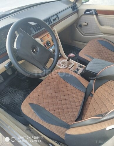 Mercedes E 260 1991, 211,321 km - 2.6 l - Bakı