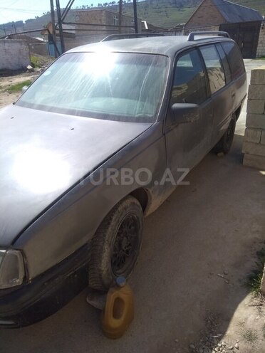 Opel Omega 1986, 230,356 km - 2.0 l - Siyəzən