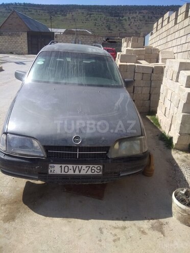 Opel Omega 1986, 230,356 km - 2.0 l - Siyəzən