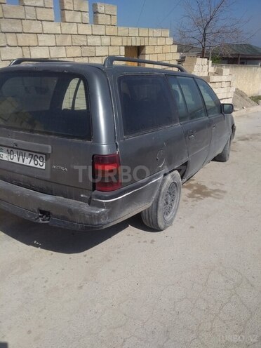 Opel Omega 1986, 230,356 km - 2.0 l - Siyəzən