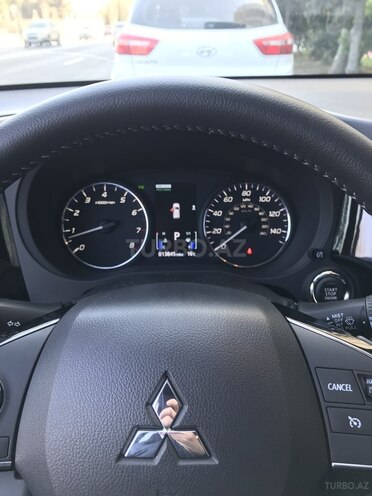 Mitsubishi Outlander 2018, 13,700 km - 2.4 l - Bakı
