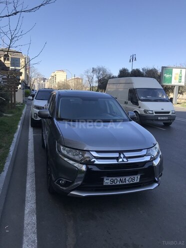 Mitsubishi Outlander 2018, 13,700 km - 2.4 l - Bakı