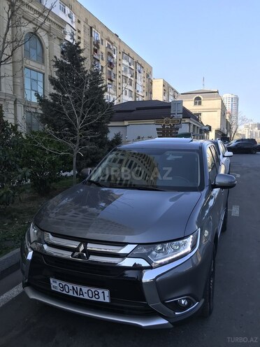 Mitsubishi Outlander 2018, 13,700 km - 2.4 l - Bakı