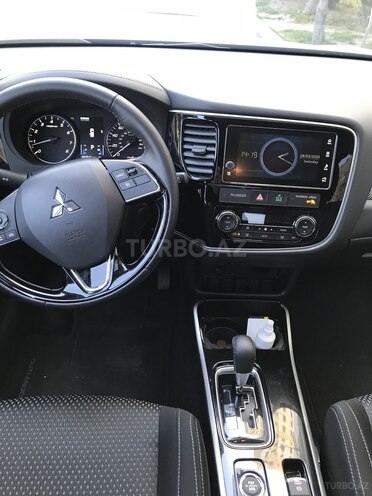 Mitsubishi Outlander 2018, 13,700 km - 2.4 l - Bakı