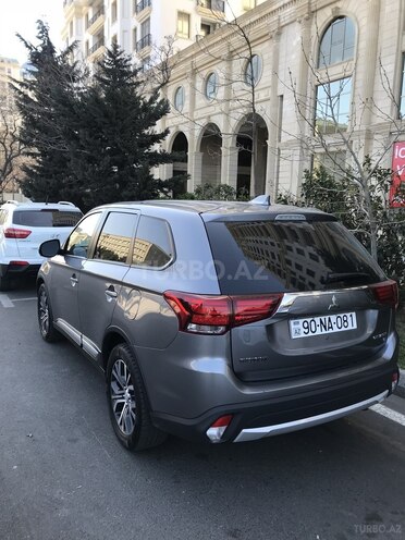 Mitsubishi Outlander 2018, 13,700 km - 2.4 l - Bakı