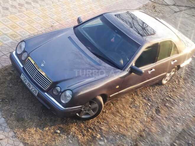 Mercedes E 240 1998, 26,000 km - 2.4 l - Bərdə