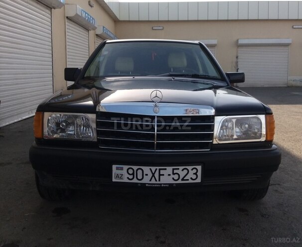 Mercedes 190 1990, 250,000 km - 1.8 л - Ucar