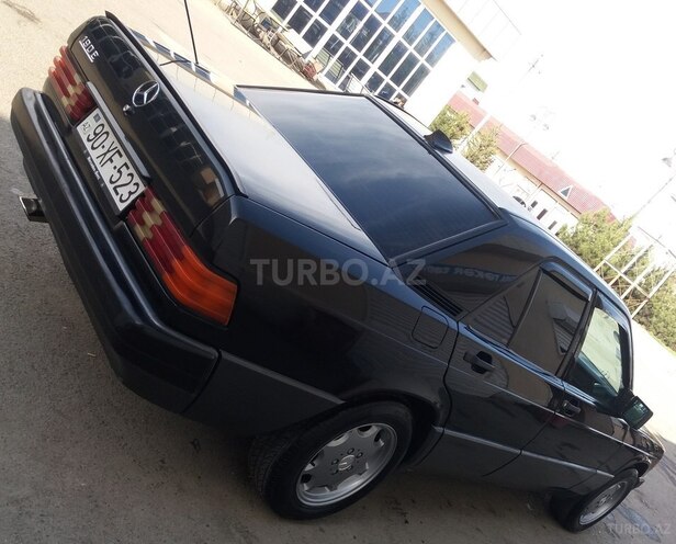 Mercedes 190 1990, 250,000 km - 1.8 л - Ucar