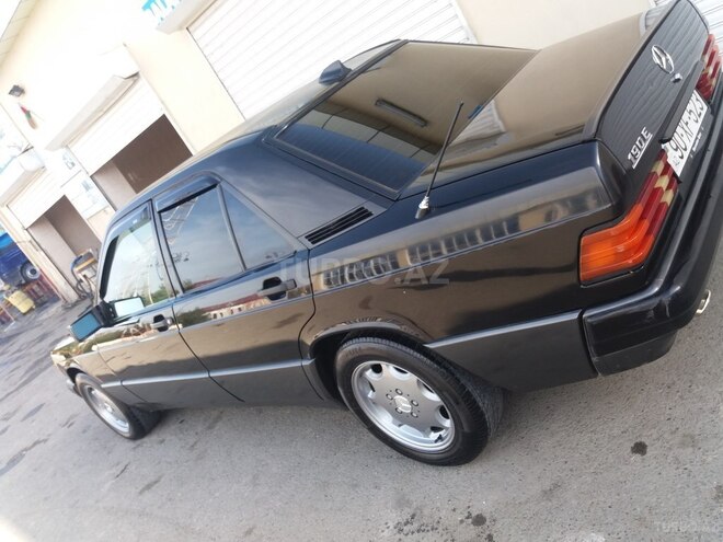 Mercedes 190 1990, 250,000 km - 1.8 л - Ucar
