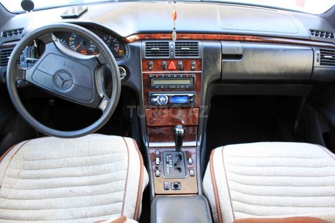 Mercedes E 240 1998, 382,600 km - 2.4 л - Bakı