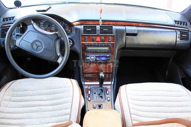 Mercedes E 240 1998, 382,600 km - 2.4 л - Bakı