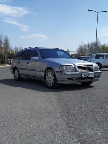Mercedes C 220 1999, 260,000 km - 2.2 л - Xırdalan