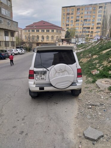 Mitsubishi Pajero io 2001, 397,000 km - 2.0 л - Bakı