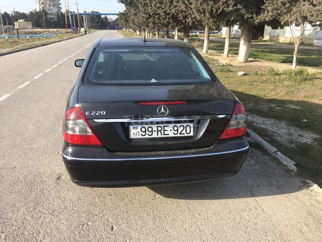 Mercedes E 220 2006, 194,000 km - 2.2 l - Bakı