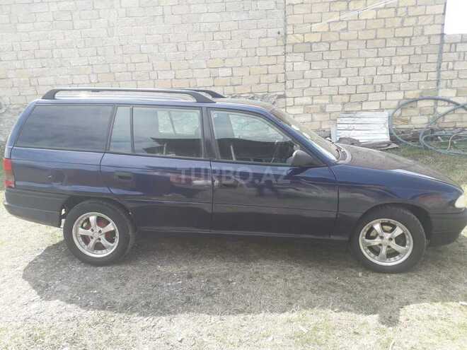 Opel Astra 1997, 184,000 km - 1.6 л - Şəki